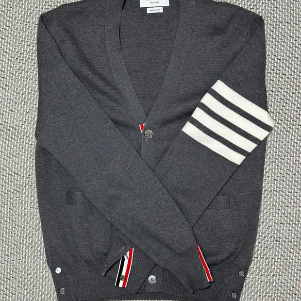 [새상품급] 톰브라운 밀라노스티치 가디건