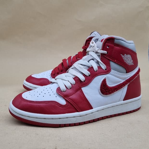 나이키 에어 조던 1 레트로 바시티 레드  하이탑  235