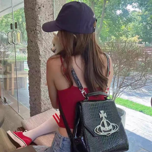 비비안웨스트우드 악어 가죽백팩