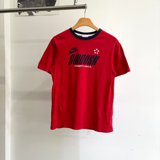 NIKE  반팔 티셔츠