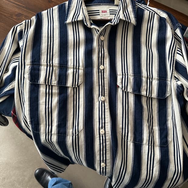 Levi’s 스트라이프 오버사이즈 셔츠