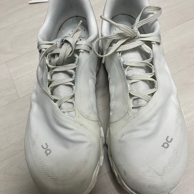 온 러닝 x 포스트 아카이브 팩션 (파프) 클라우드 몬스터 하이퍼 화이트