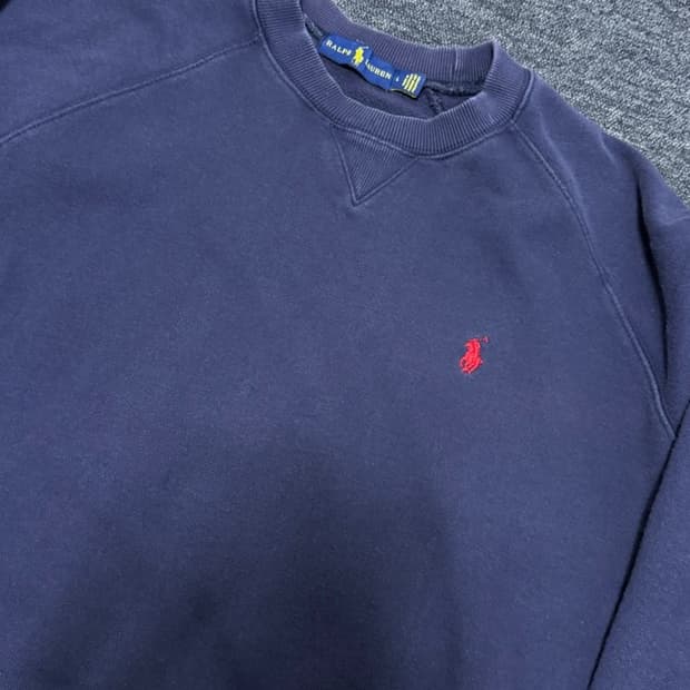 폴로 네이비 맨투맨