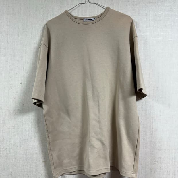 소버먼트 베이지 반팔 