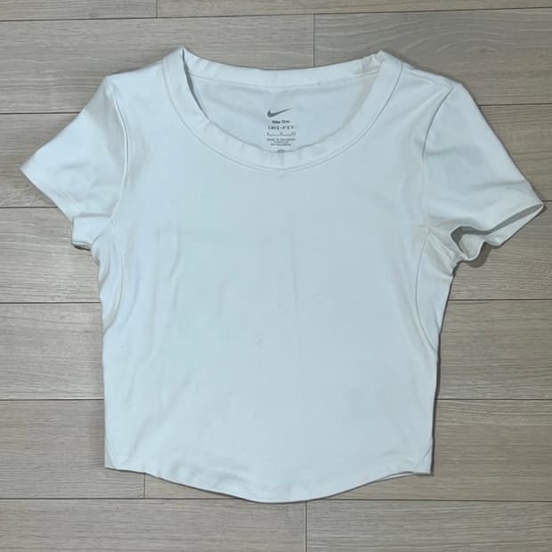 나이키 원 드라이핏 반팔 크롭 탑 S 사이즈
