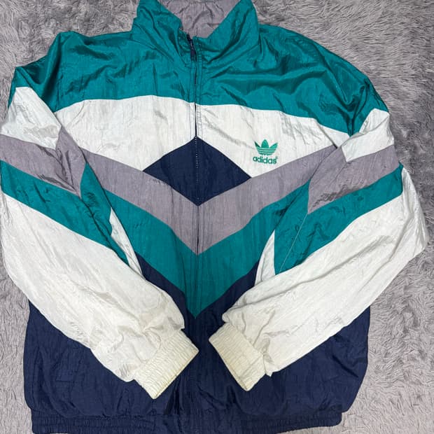 아디다스 바람막이