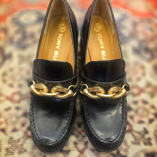 토리버치(Tory Burch)의 제사(Jessa)로퍼 펌프스