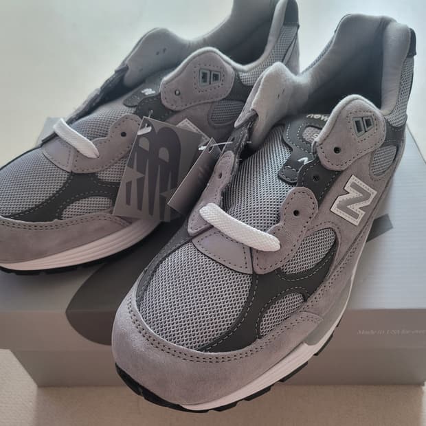 뉴발란스 992 그레이 260 새상품(U992GY)