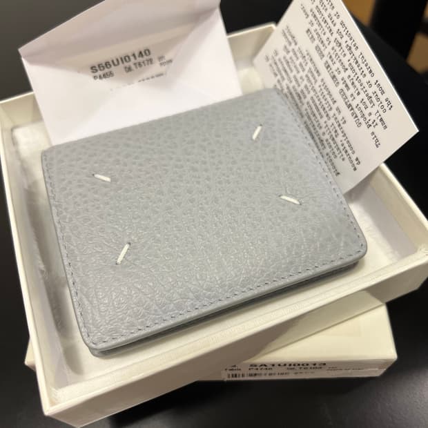 메종마르지엘라 반지갑 새상품 팔아요