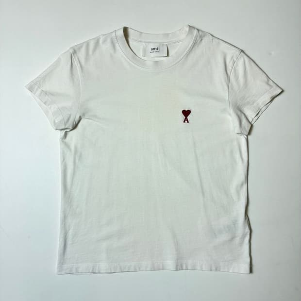 아미 AMI 스몰 하트 로고 코튼 반팔 티셔츠 PN9676