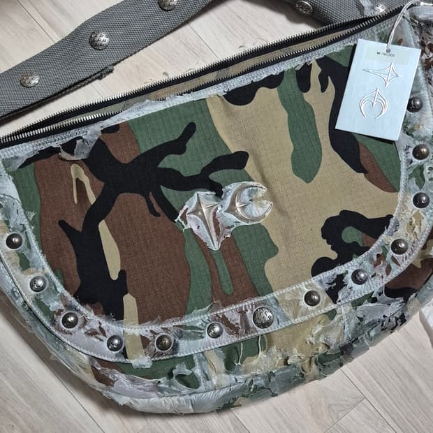 떠그클럽 25SS 바이오 메신저백