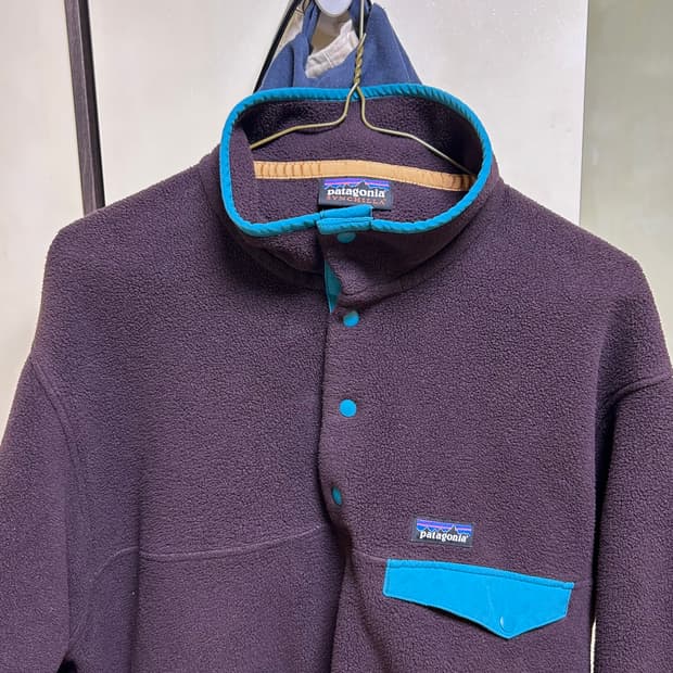 파타고니아 신칠라 옵시디언 플럼 M