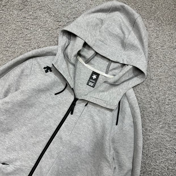 [100] 데상트 후드집업