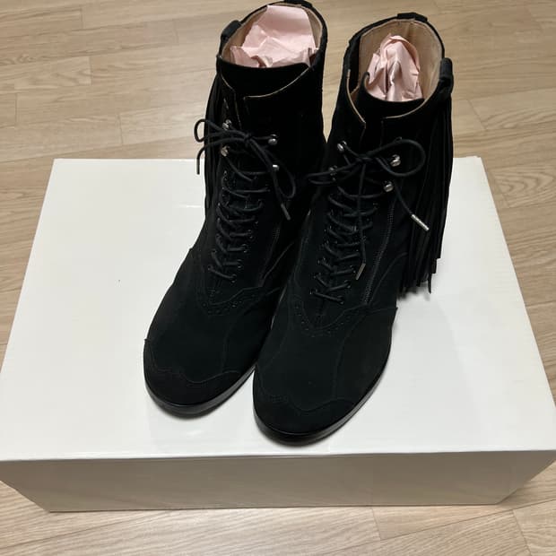 The soloist 15AW 테슬 부츠