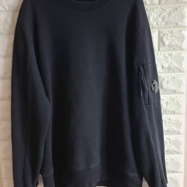 CP컴퍼니 블랙 렌즈 맨투맨 (105)