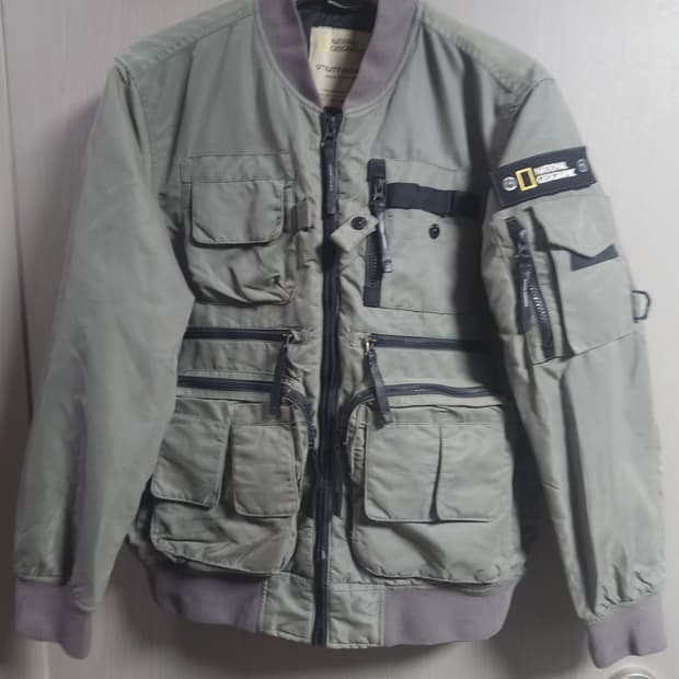 내셔널지오그래픽 봄버자켓, M