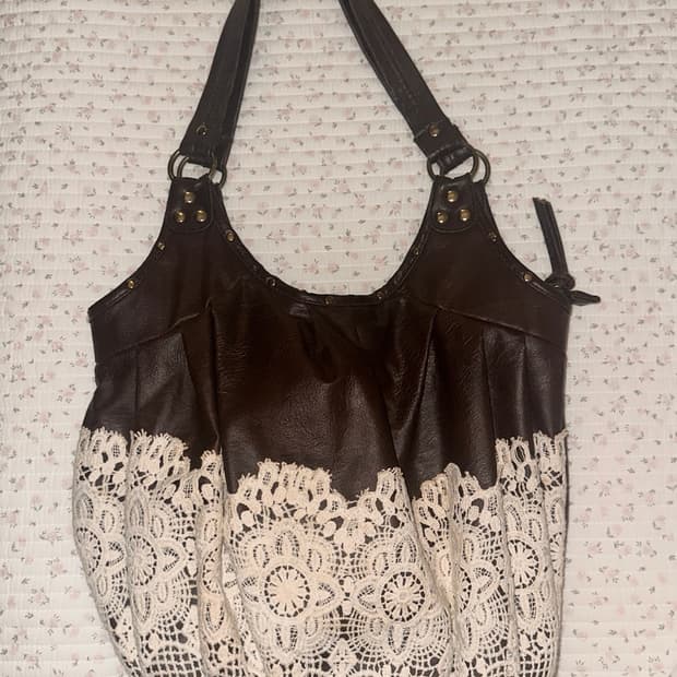 빈티지 레이스 가죽 브라운 숄더백 모리걸