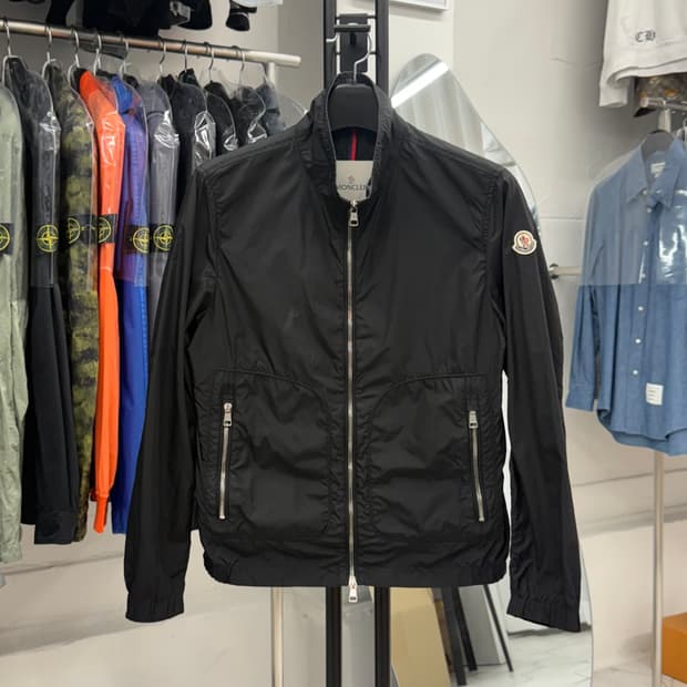 [1] 몽클레어 와펜 바람막이