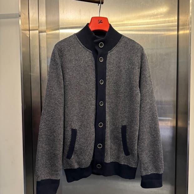 Emozoni uomo 니트 가디건