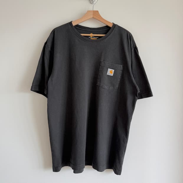 칼하트(Carhartt) 포켓 반팔 티셔츠