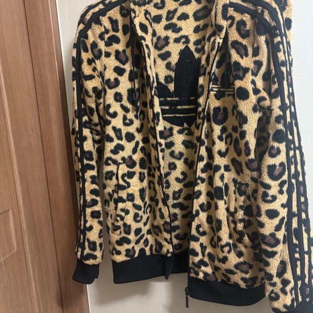 아디다스 레오파드 플리스 후드집업