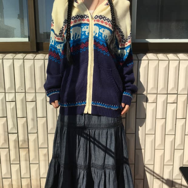 Bear pattern knit hood zip up