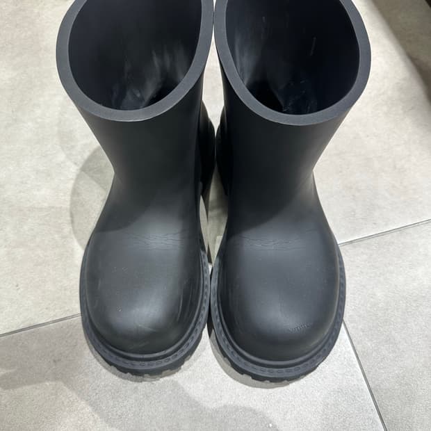 발렌시아가 스테로이드 부티 41사이즈