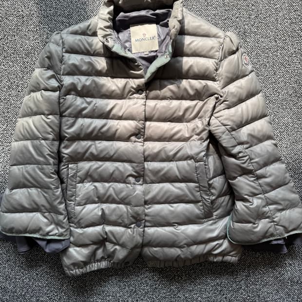 몽클레어 경량패딩