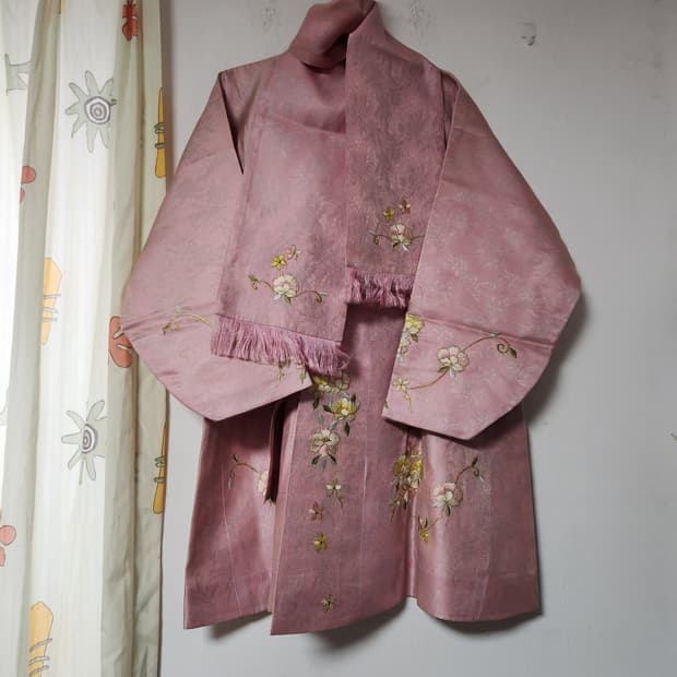 분홍색 꽃 자수 여자 한복 두루마기 F(66~77)