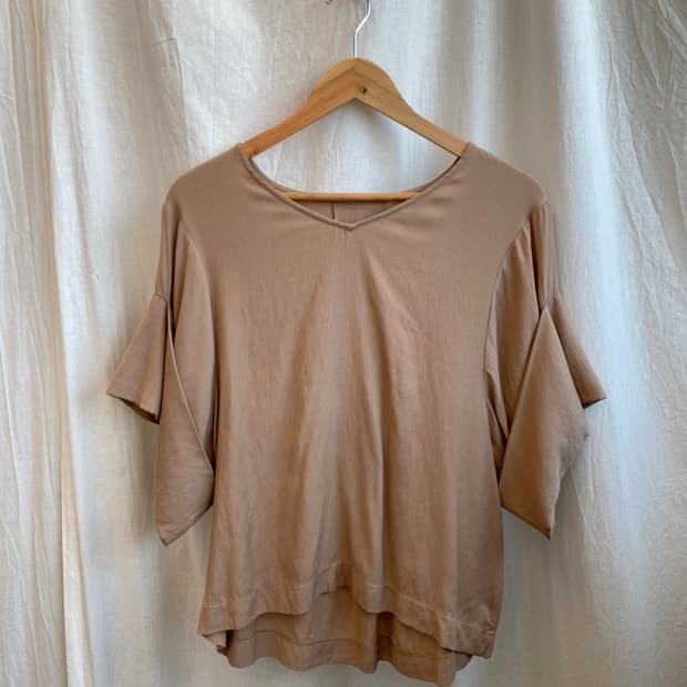 베이지 반팔블라우스(F)