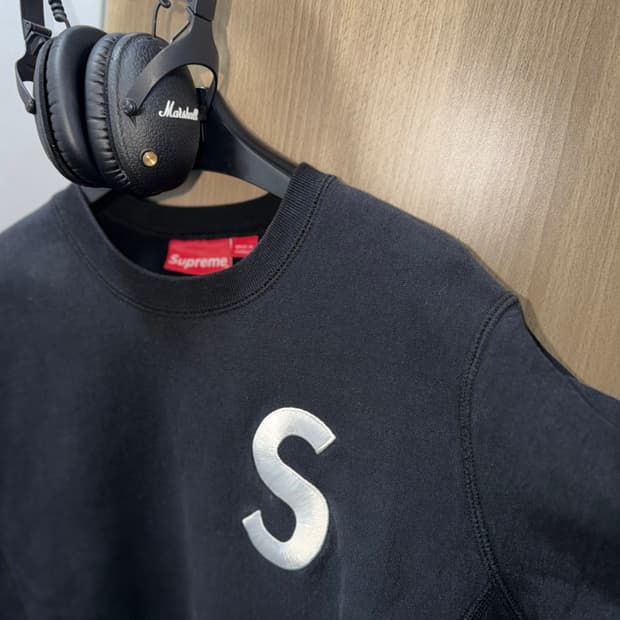 슈프림 [새상품급.정품] s로고 (시세 40만) 맨투맨 자수 M(103)