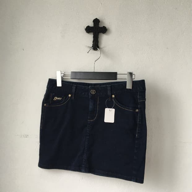 Guess navy skirt