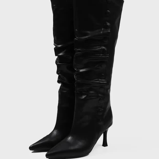 블랙업 스냅버튼 스틸레토 레더 부츠