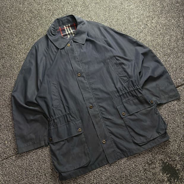 버버리 런던 아카이브 다크 네이비 블래식 맥코트 3040