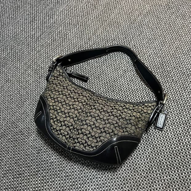 올드코치 미니 호보백 