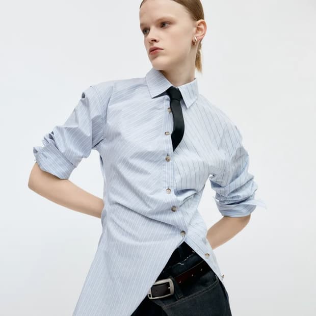 [L]앤더슨벨 트위스트 스트라이프 셔츠 블루