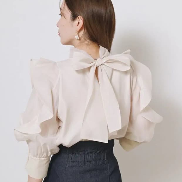 스나이델 백리본 프릴 오간자 블라우스 아이보리 스나계 일브