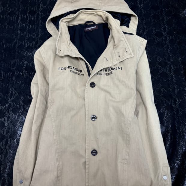 “HIDEAWAYS” Y2K Beige Lettering Hoodie J