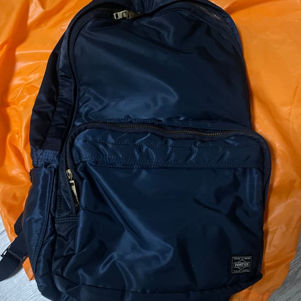 포터 백팩 판매합니다.