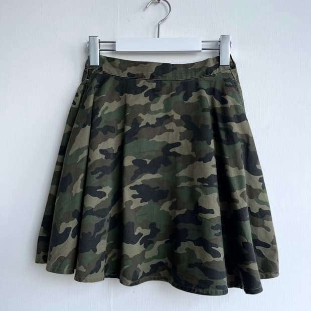 밀리터리 포켓 플레어 스커트