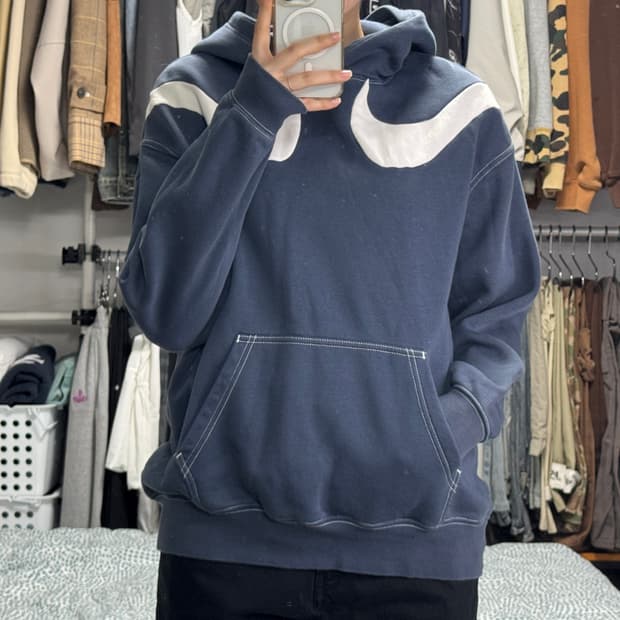 나이키 스우시 기모 후드티