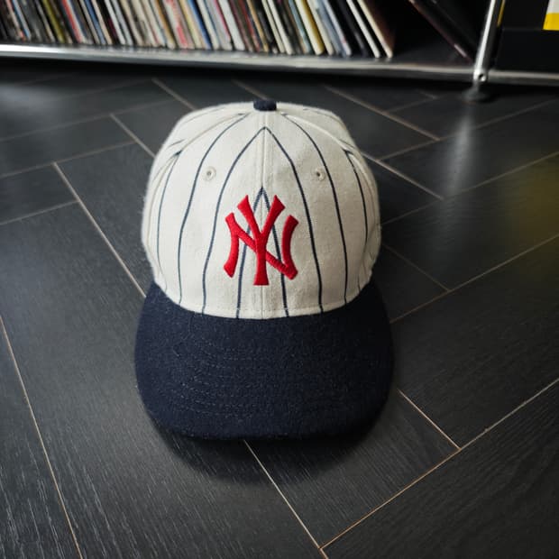 에임레온도르 뉴욕 양키스 스트라이프 볼캡 모자