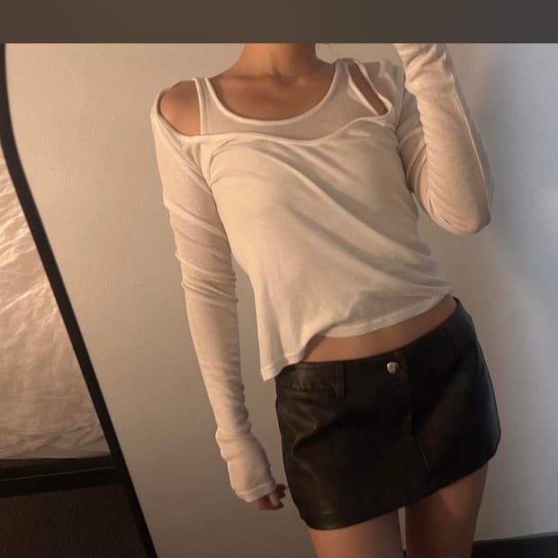 레이어드 화이트 롱 슬리브 탑