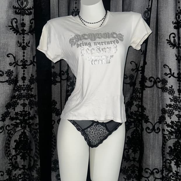 silver lettering short-sleeved