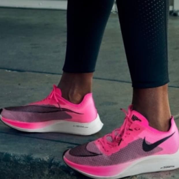 나이키 베이퍼 플라이 넥스트 275