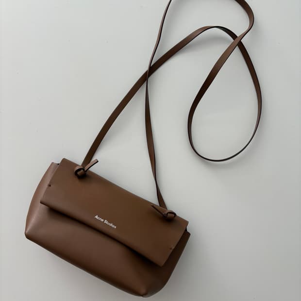아크네스튜디오 미니 레더백 (새상품)