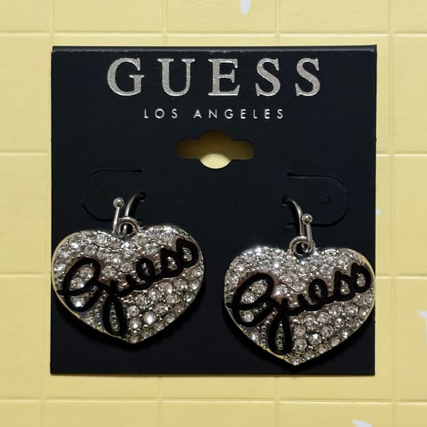 빈티지 게스 큐빅 로고 귀걸이