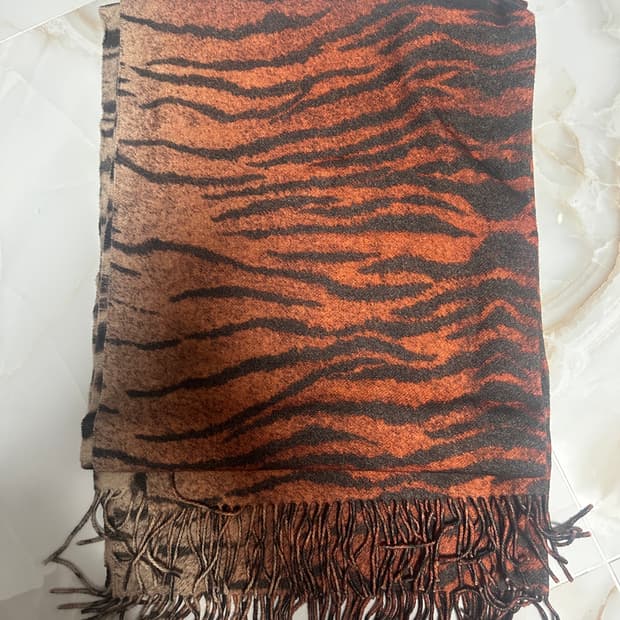 멀버리 호피 머플러 (새제품)