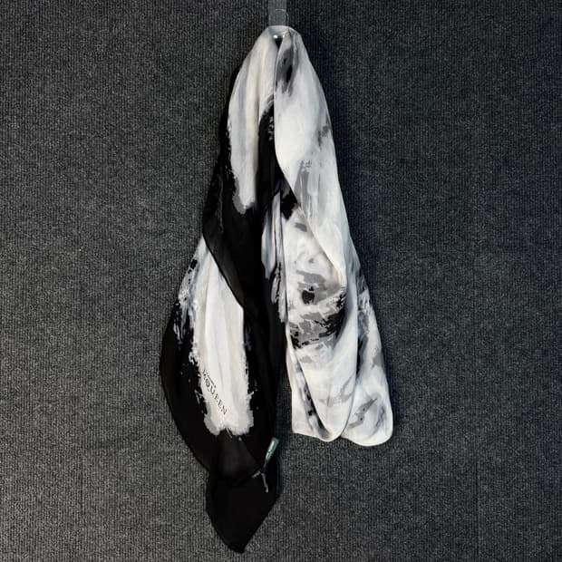 알렉산더맥퀸 대형 실크 스카프