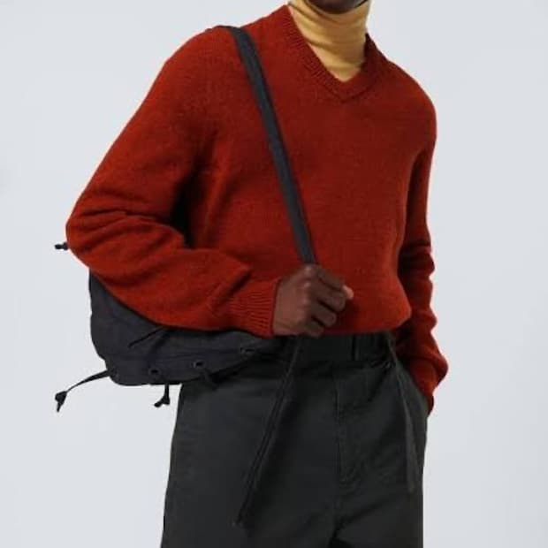 르메르 브이넥 스웨터 레드 XL